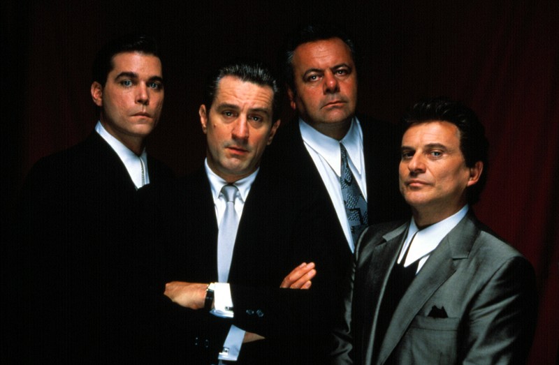 „GoodFellas – Drei Jahrzehnte in der Mafia“ erzählt die wahre Geschichte eines New Yorker Mafiosi und gilt als eine der besten Buchverfilmungen.