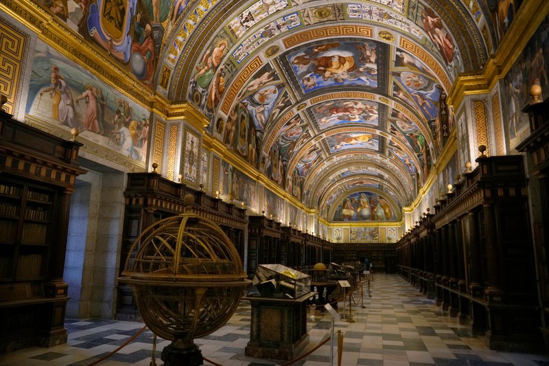 Ort der Wissenschaft beschreibt die Bibliothek Escorial perfekt.