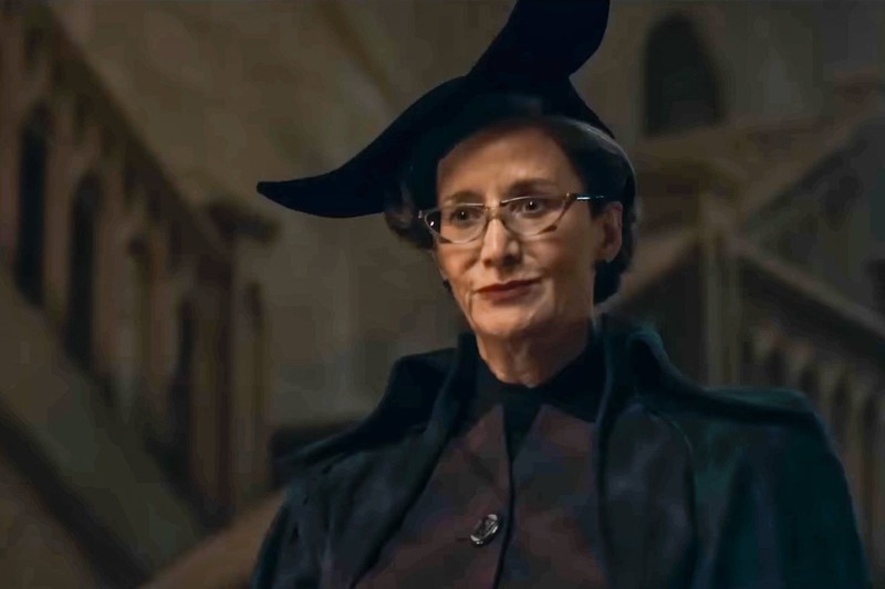 Janet McTeer als Minerva McGonagall.