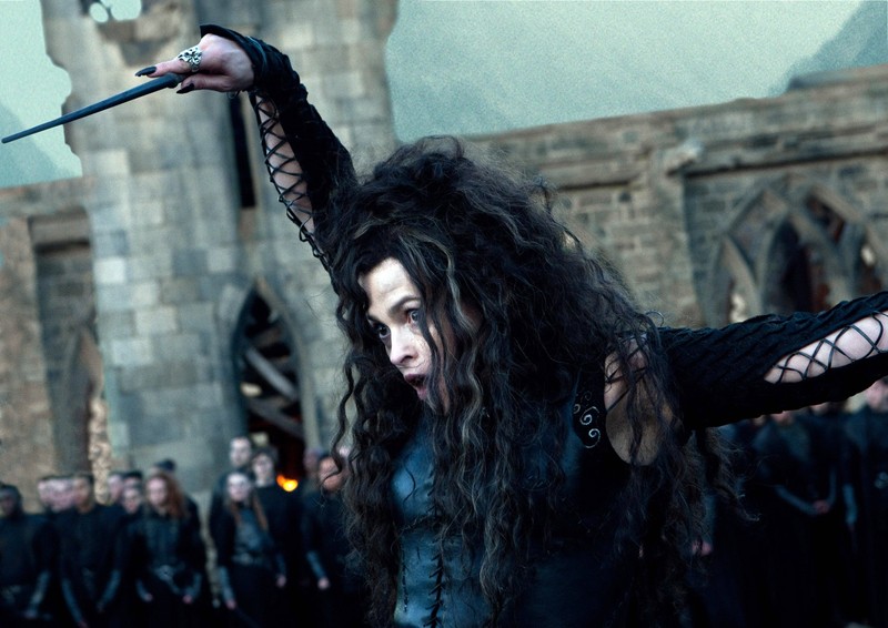 Bellatrix Lestrange nutzte den Zauberspruch „Crucio“  um Hermine in „Harry Potter und der Orden des Phönix“ zu quälen.