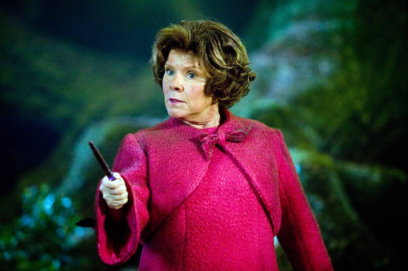 Mit dem Zauberspruch „Bombarda Maxima“ sprengte Dolores Umbridge in „Harry Potter und der Orden des Phönix“ die Wand zum Raum der Wünsche.