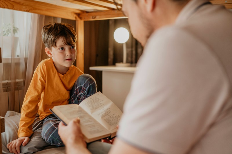 Gemeinsam im Tandem zu lesen macht sowohl Eltern als auch Kindern mehr Spaß.