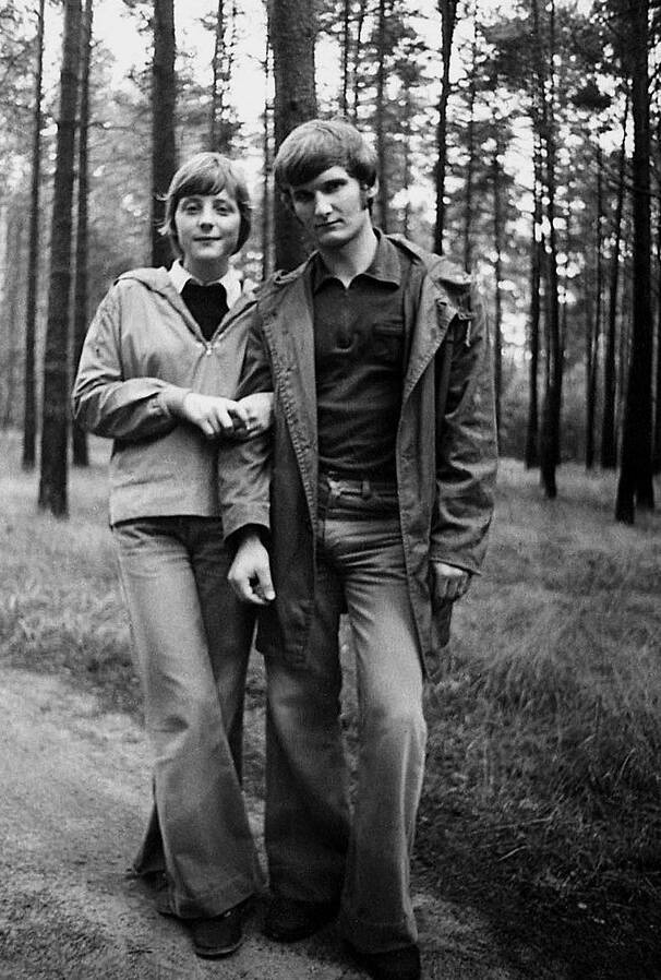 Angela Merkel und ihr erster Ehemann Ulrich ca. 1975.