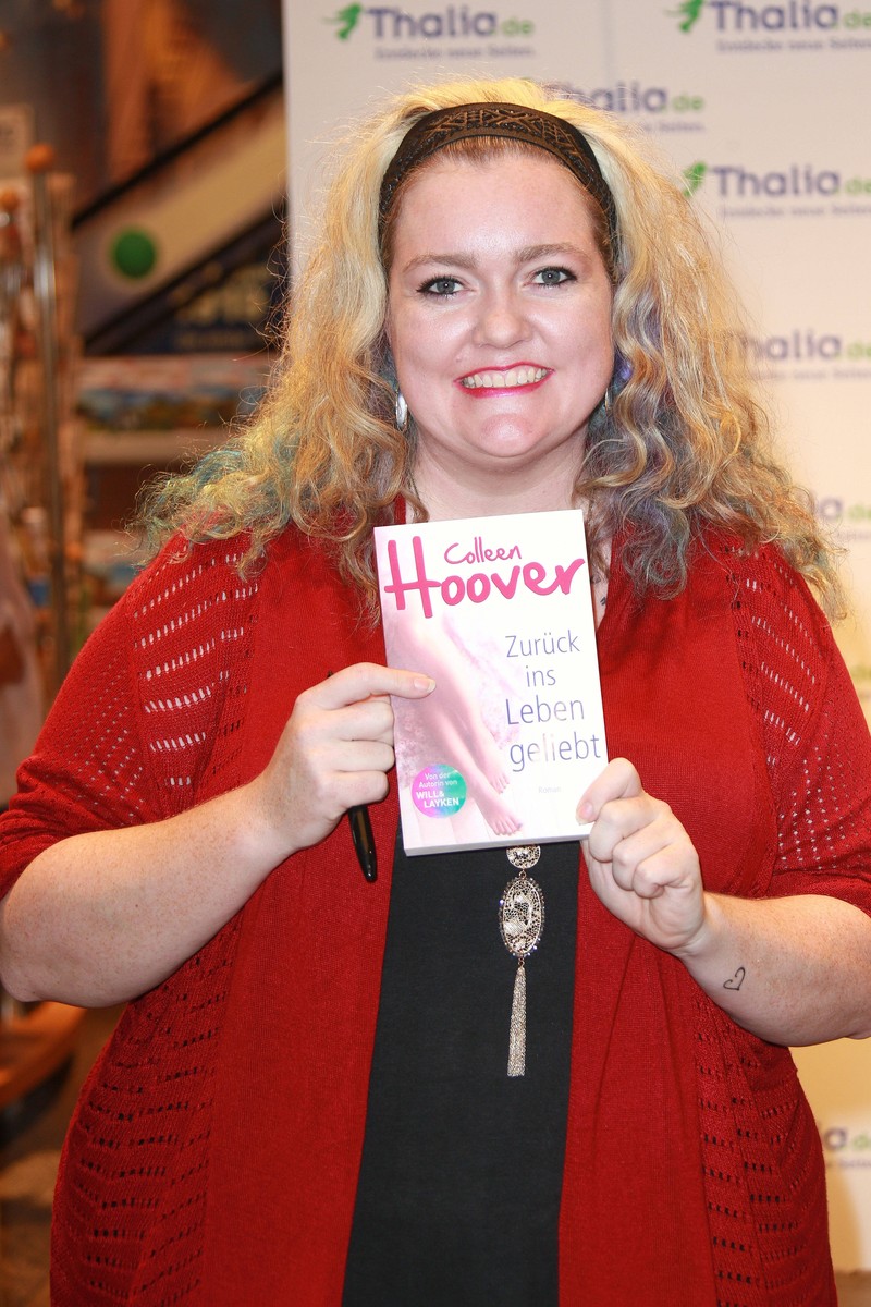 Colleen Hoover begann ihre erfolgreiche Karriere als Self-Publishing-Autorin.