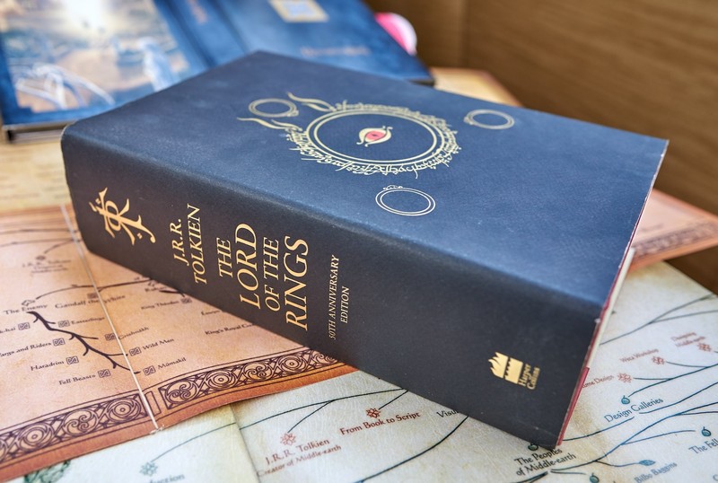 In Tolkiens „Herr der Ringe“-Büchern finden sich über 60 Gedichte und Lieder wieder.