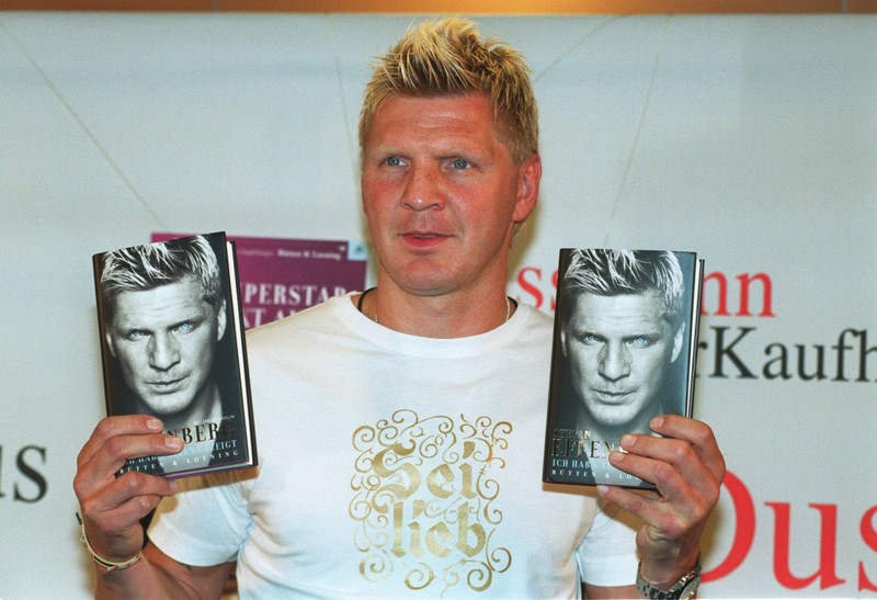 Stefan Effenberg veröffentlichte 2003 gemeinsam mit Jan Mendelin seine Autobiografie.