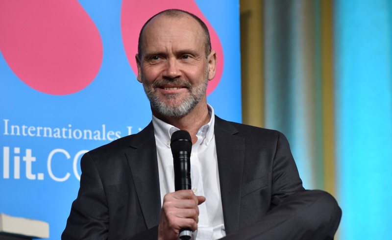 Simon Beckett gehört zu den ganz großen Thrillerautoren.
