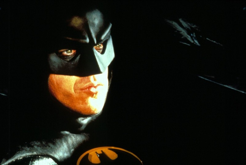 Batman nutzt sein Vermögen auf gute Art und Weise.