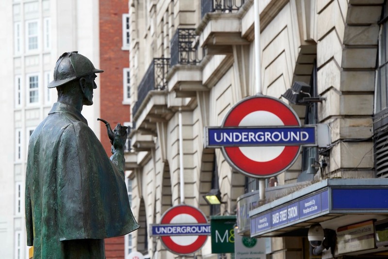 In London findet man überall Spuren von Sherlock Holmes.