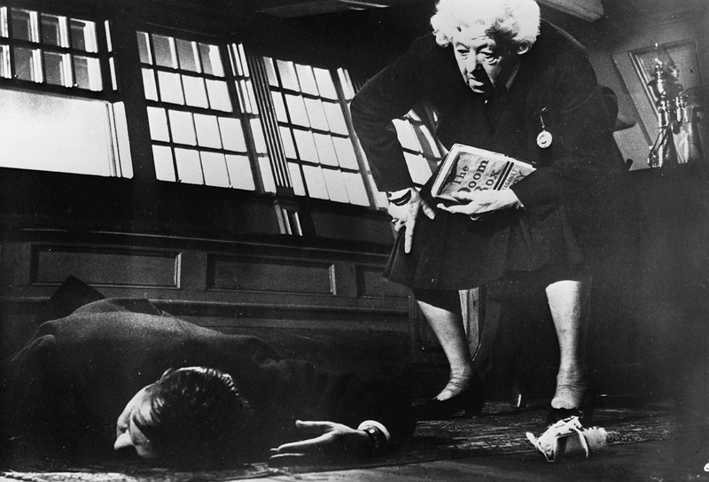 Die legendäre Miss Marple (gespielt von Margaret Rutherford) ermittelt.