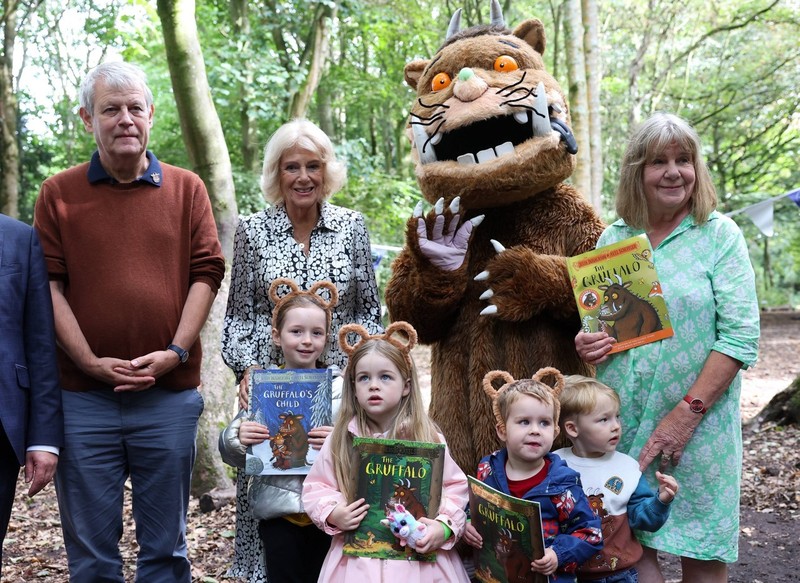 Axel Scheffler, Queen Camilla, der Grüffelo und Julia Donaldson bei einem Charity-Event im September 2026.